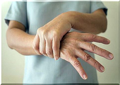 7 signs of early-onset Parkinson's disease