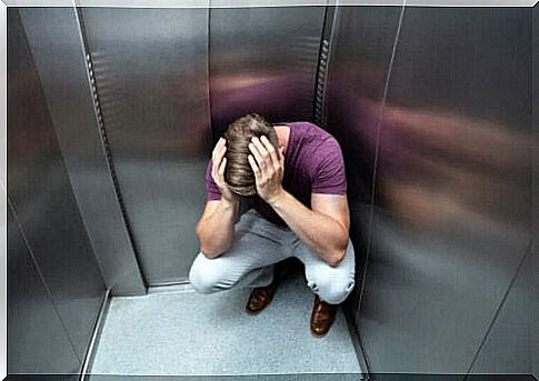 Phobia of elevators: Causes and symptoms